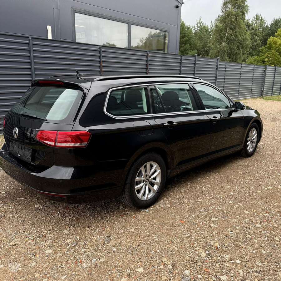 Volkswagen Passat - 8