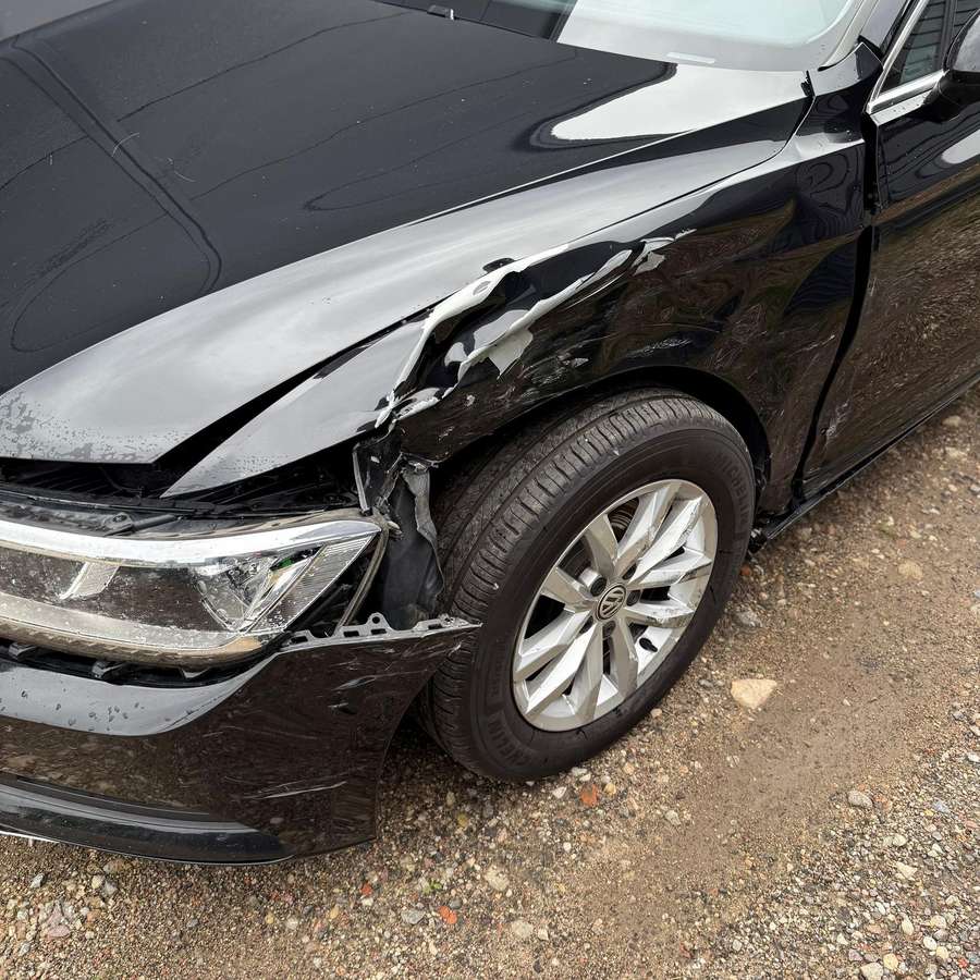 Volkswagen Passat - 4