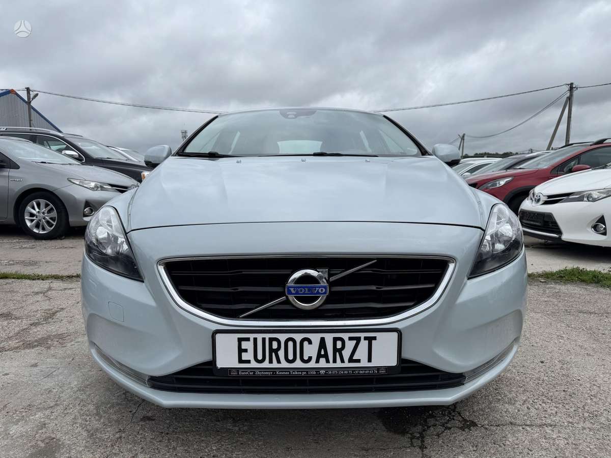 Volvo V40, 2.0 l., hatchback