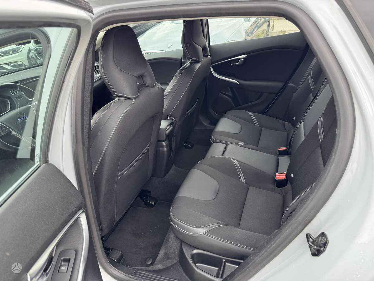 Volvo V40 - 9