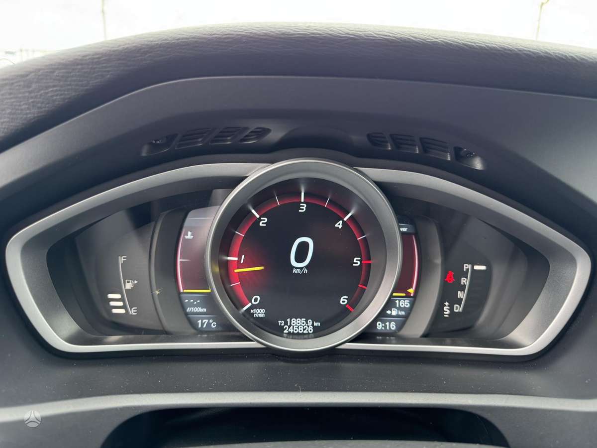 Volvo V40, 2.0 l., hatchback