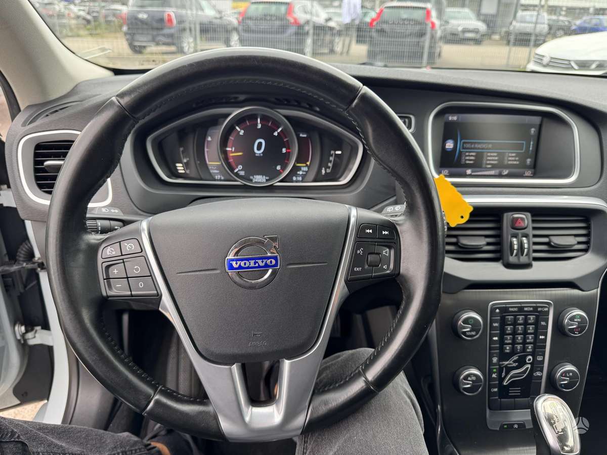 Volvo V40, 2.0 l., hatchback