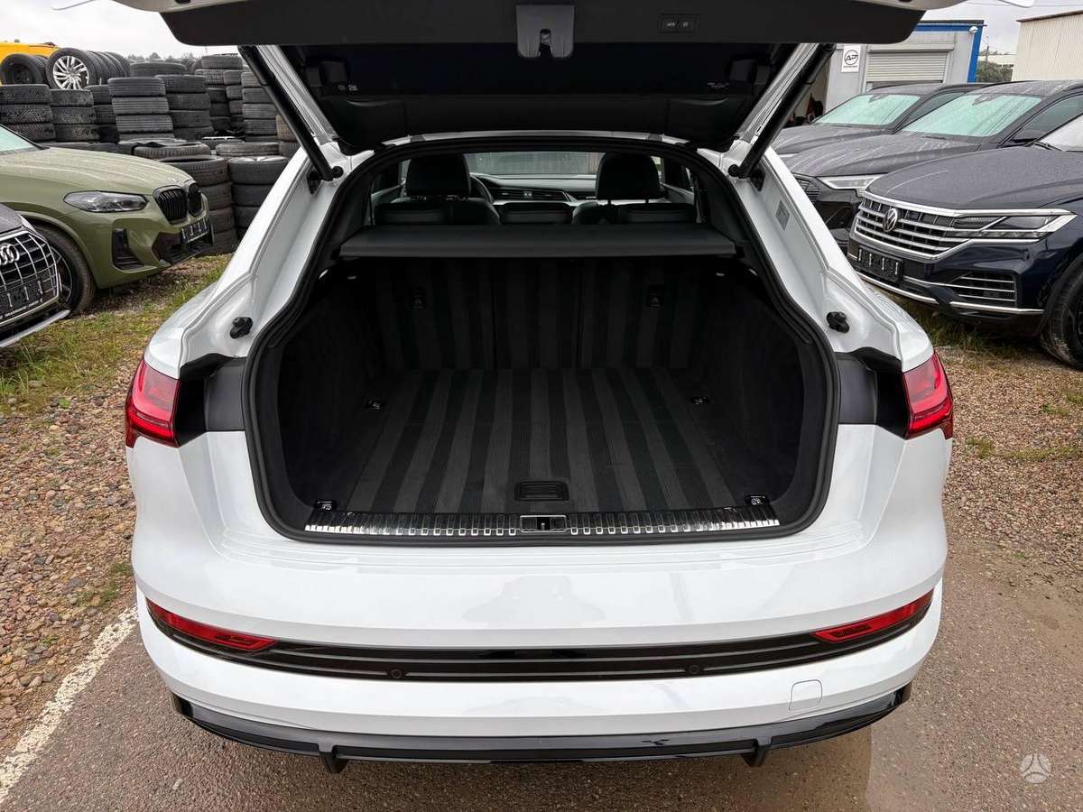 Audi e-tron S, visureigis / krosoveris