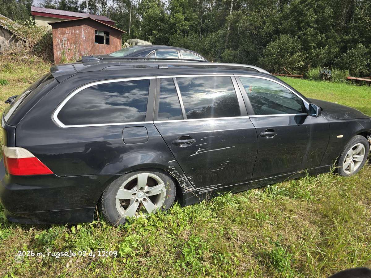 BMW 525, Универсал