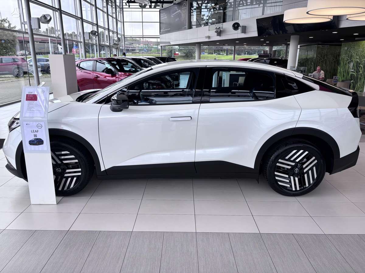 Nissan Leaf, off-road / crossover