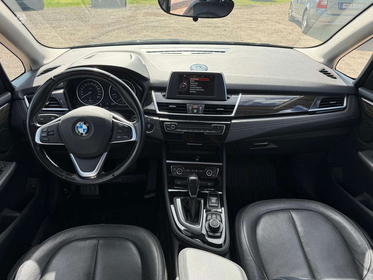 BMW 218 Active Tourer, 2.0 l., hatchback