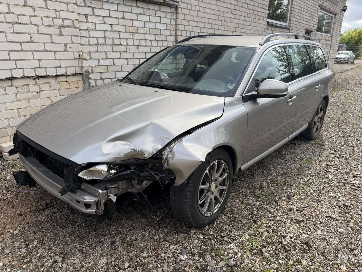 Volvo V70 - 1