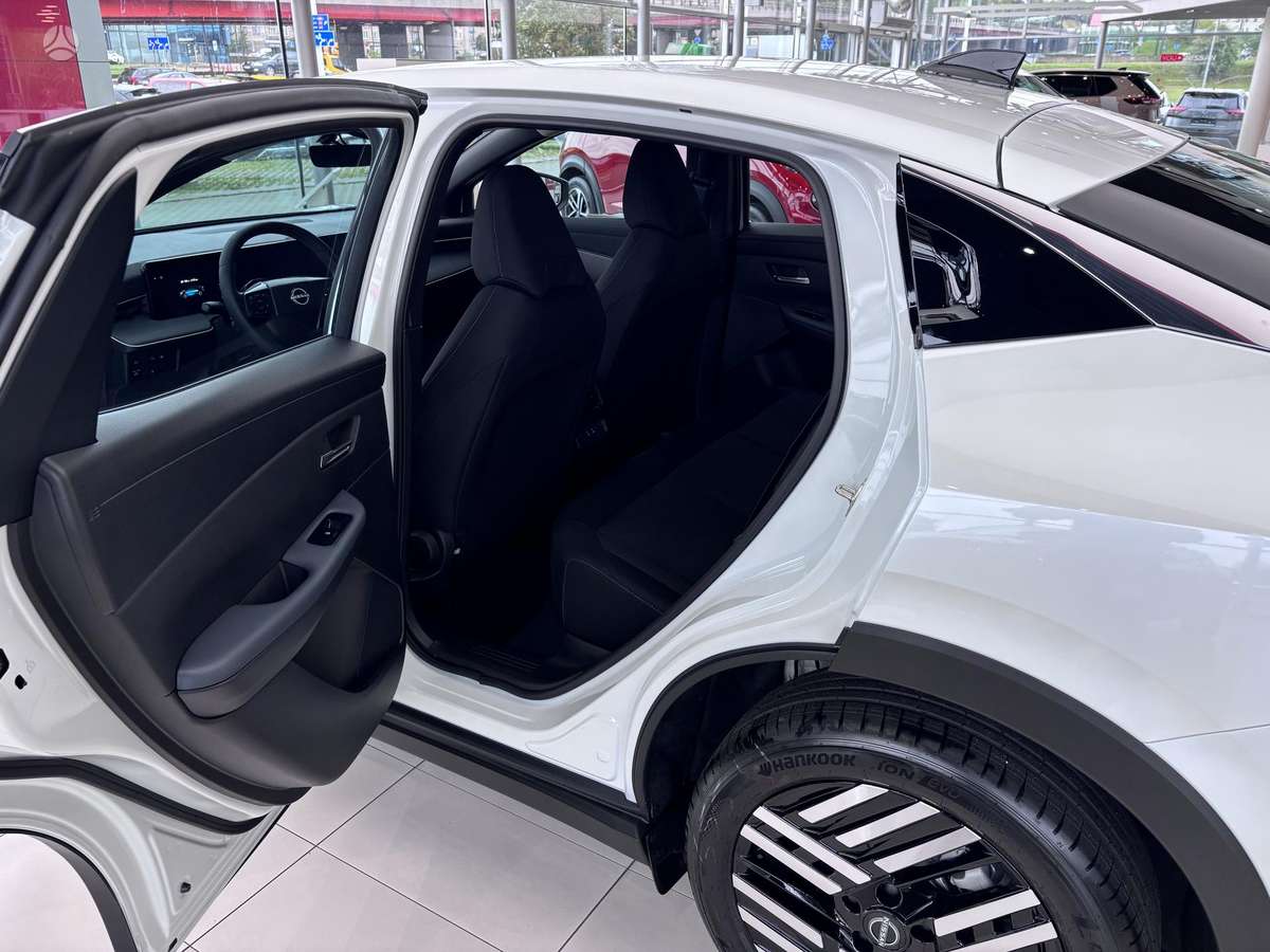 Nissan Leaf, off-road / crossover