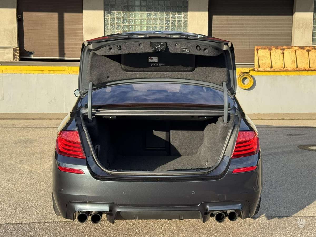 BMW M5, 4.4 l., Седан