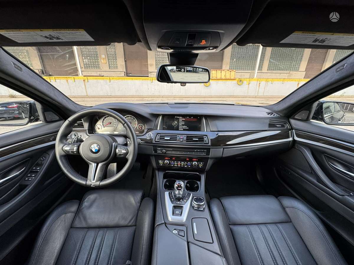 BMW M5, 4.4 l., Седан