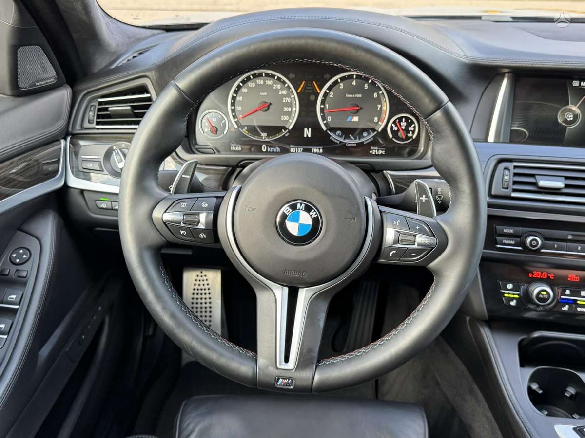 BMW M5, 4.4 l., Седан