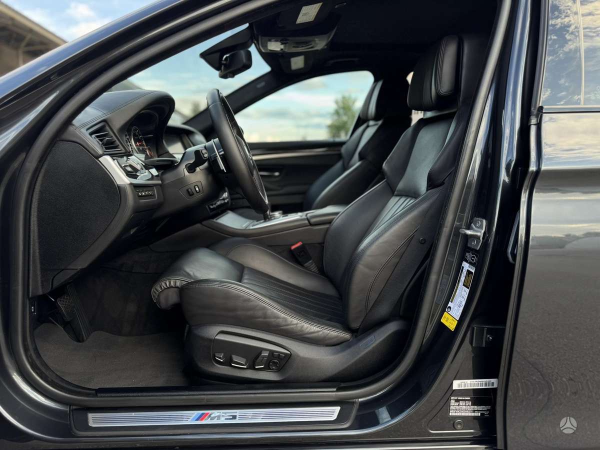 BMW M5, 4.4 l., Седан