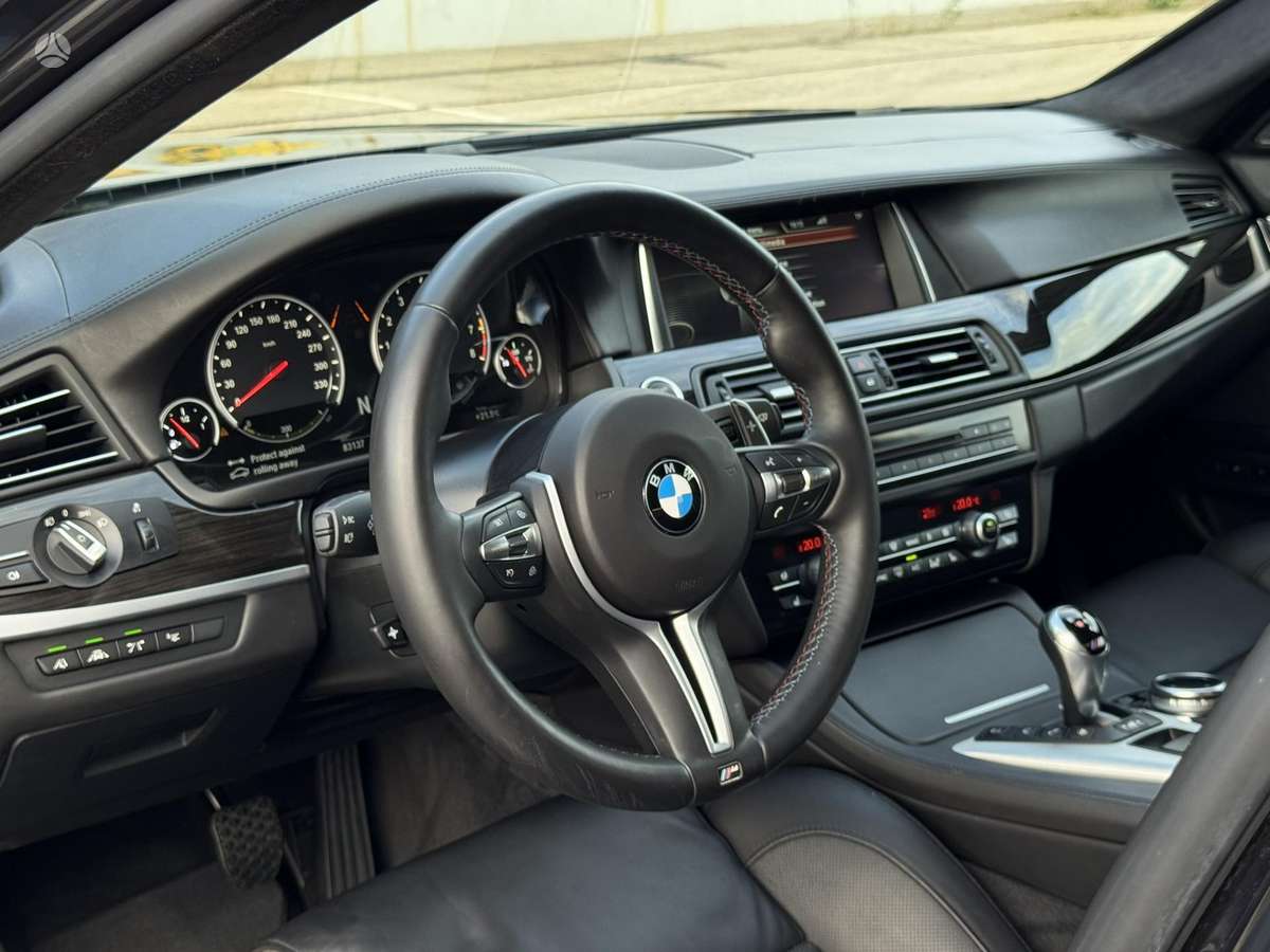 BMW M5, 4.4 l., Седан