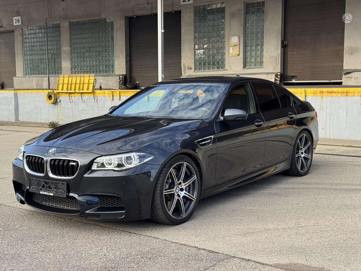 BMW M5, 4.4 l., Седан