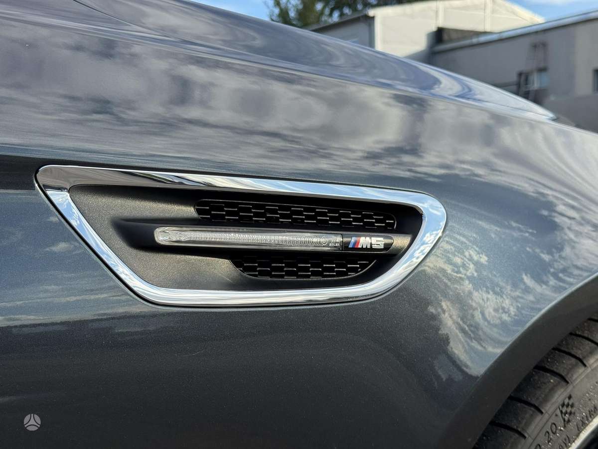 BMW M5, 4.4 l., Седан
