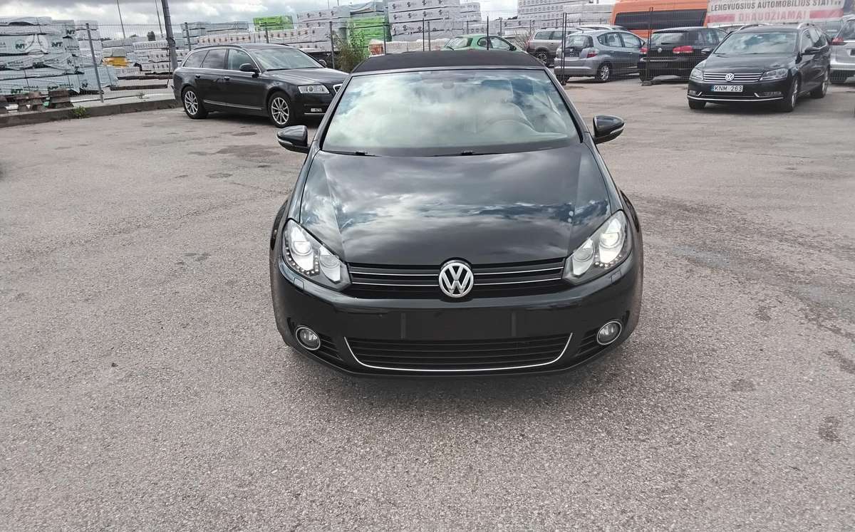 Volkswagen Golf - 1