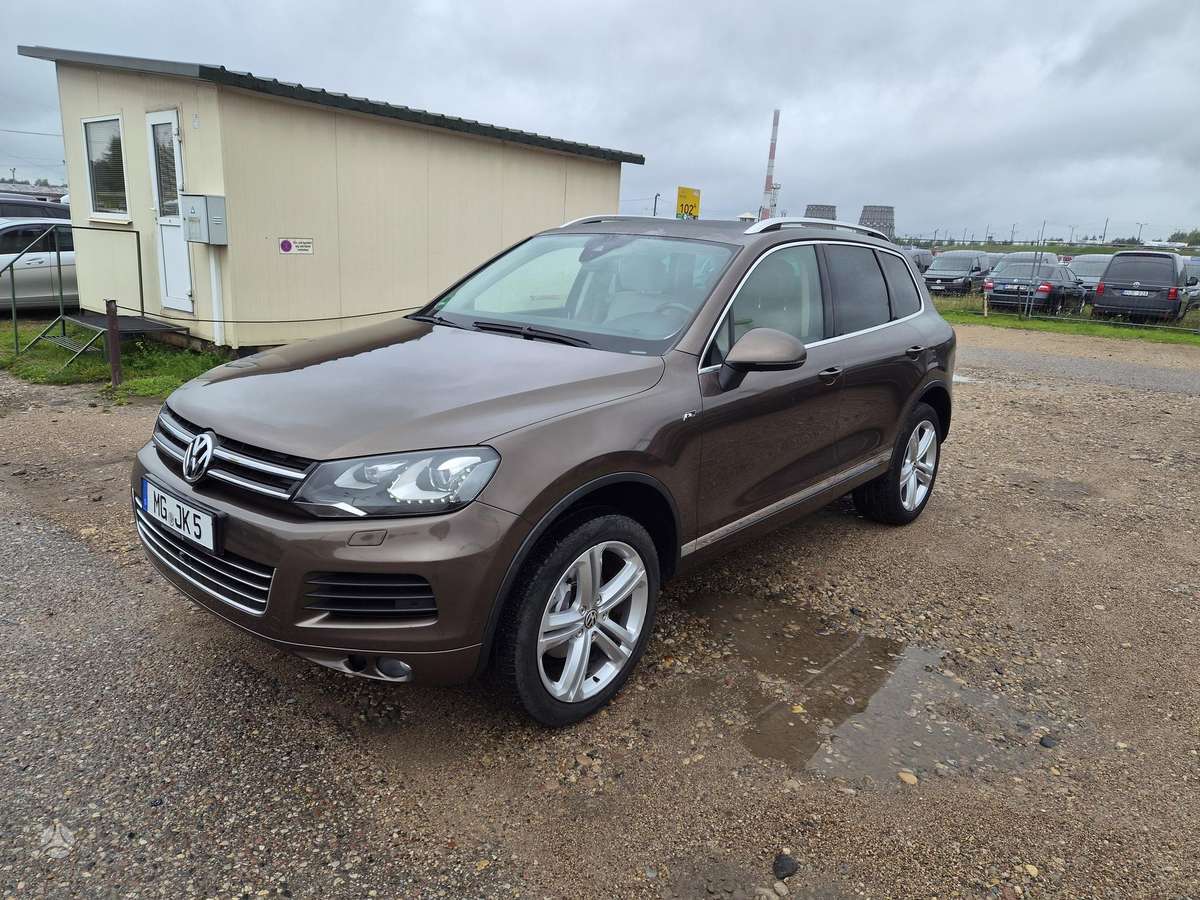 Volkswagen Touareg - 1