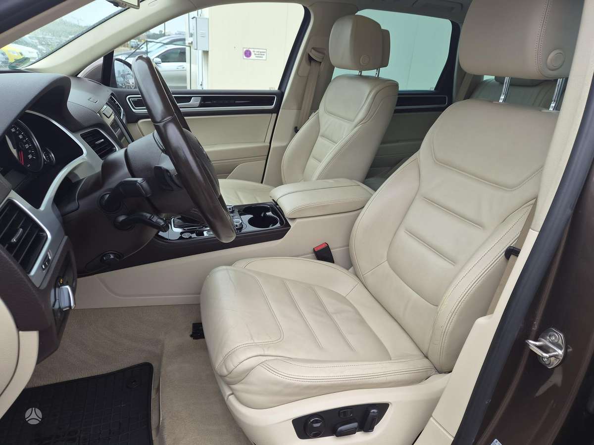 Volkswagen Touareg - 12