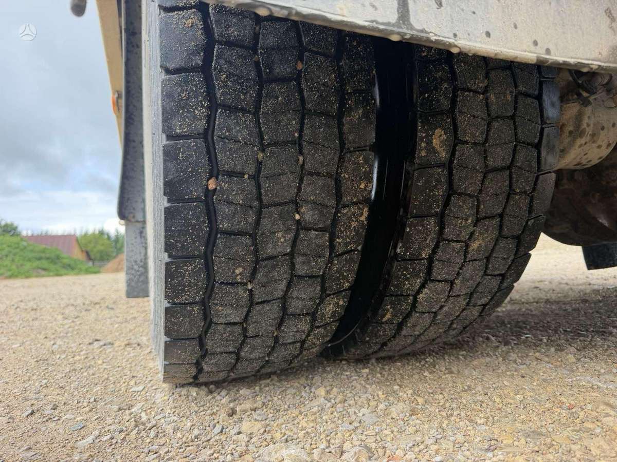 Iveco ML 120E25, platformos