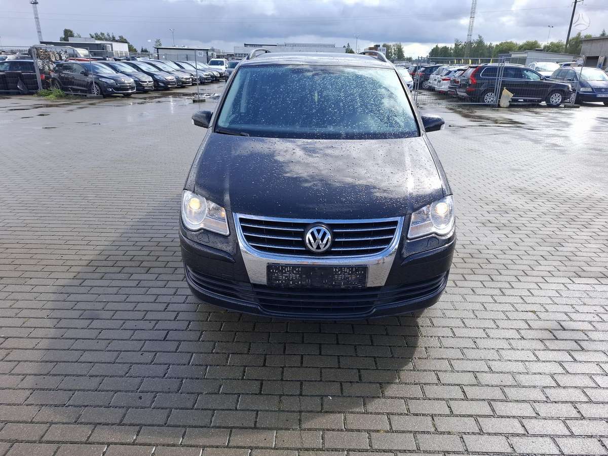 Volkswagen Touran - 2