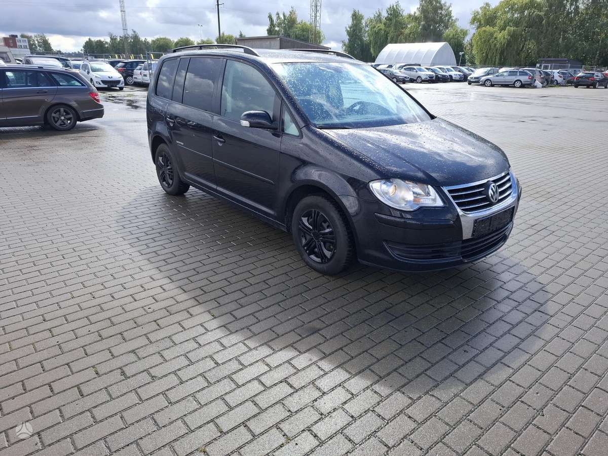 Volkswagen Touran - 3