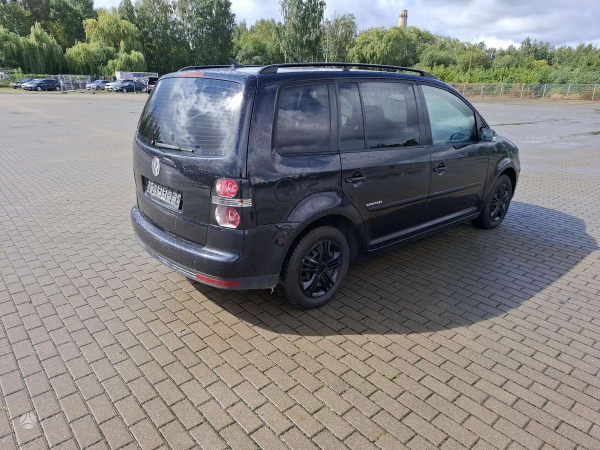 Volkswagen Touran - 5