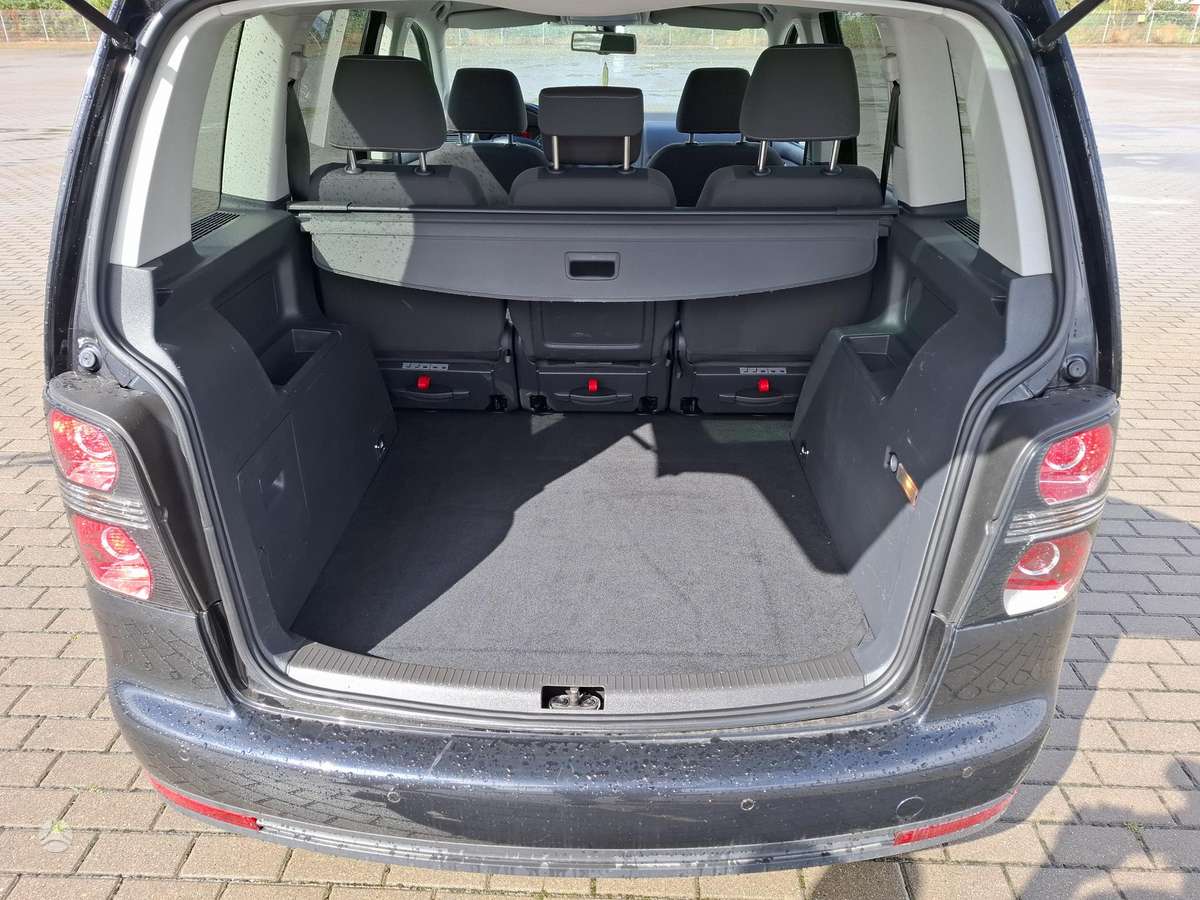 Volkswagen Touran - 9