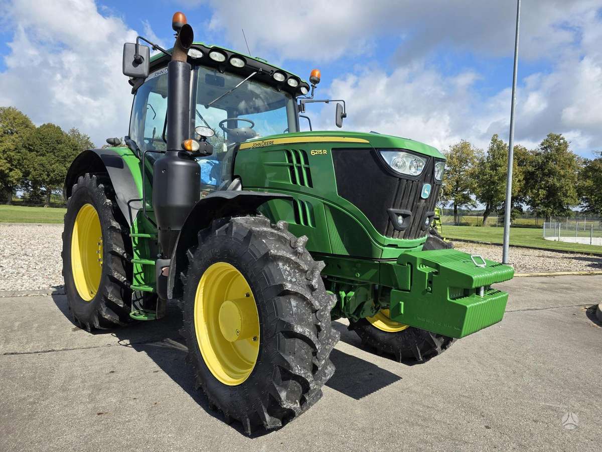 John Deere 6215R, traktoriai