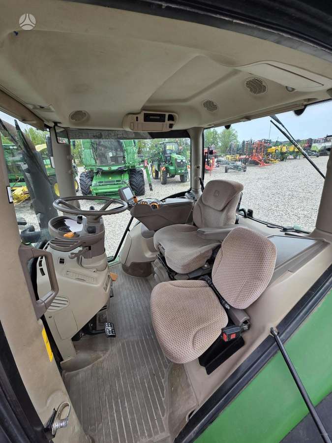 John Deere 6215R, traktoriai