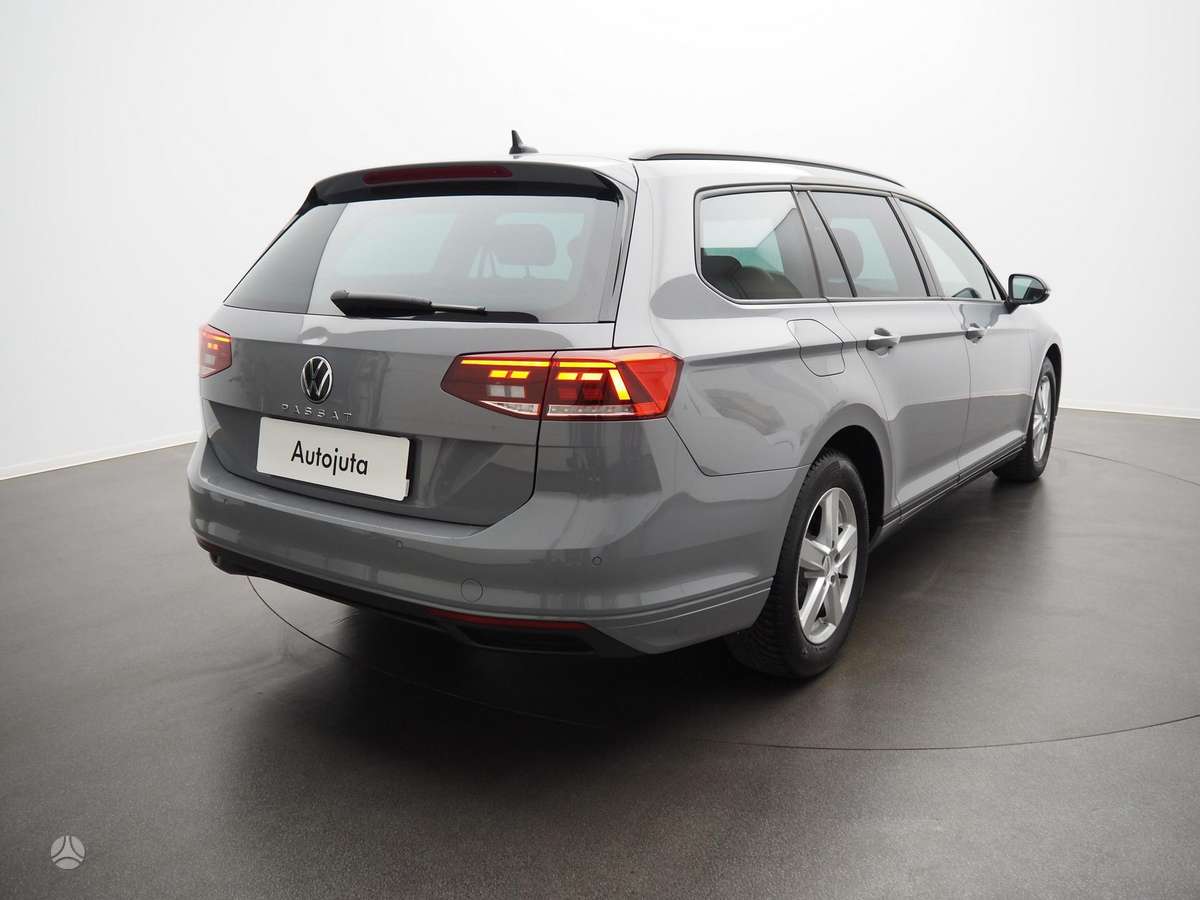 Volkswagen Passat - 4