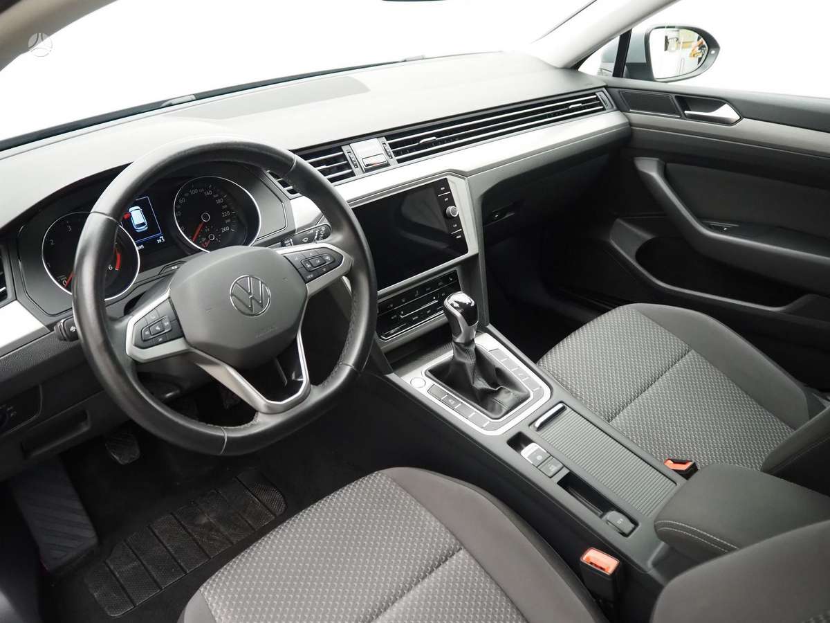 Volkswagen Passat - 9