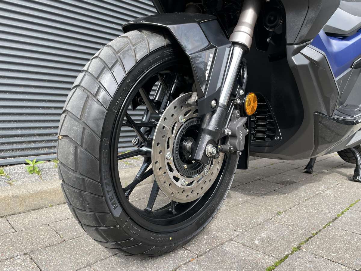 Honda ADV350 350cc, scooters / mopeds