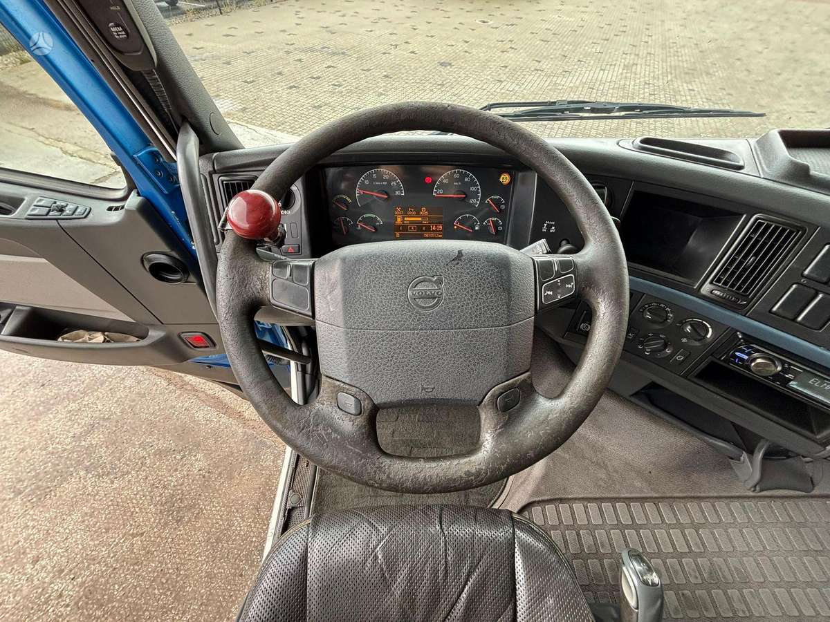 Volvo FH 440 4x2, single sleeper