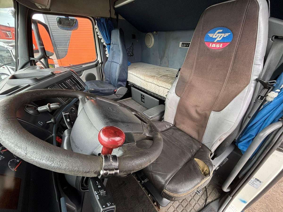 Volvo FH 440 4x2, single sleeper