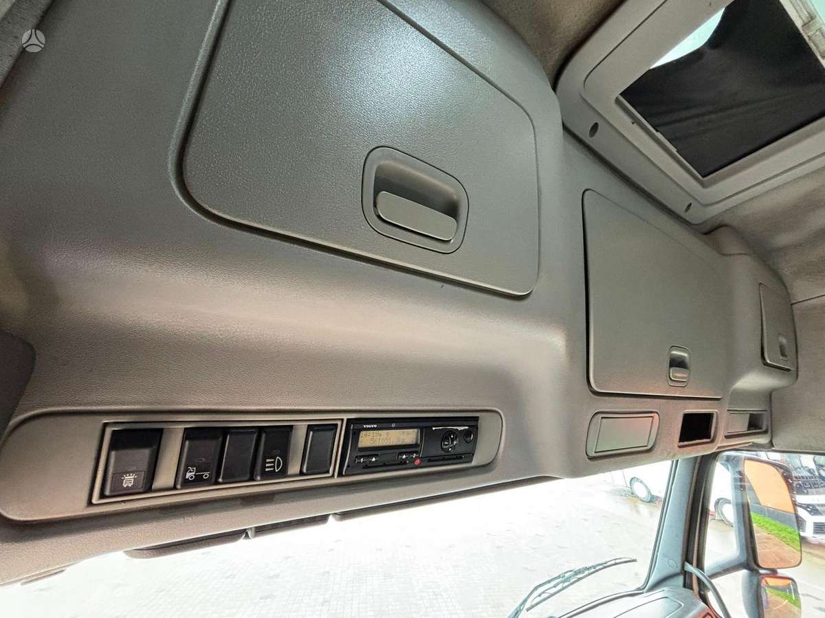 Volvo FH 440 4x2, single sleeper
