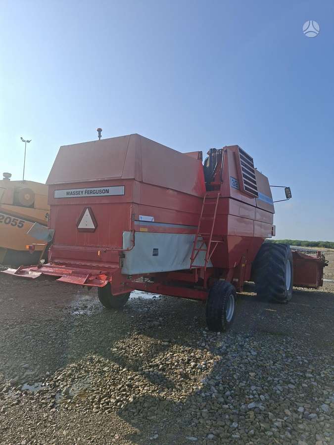 Massey Ferguson 32, combine harvesters