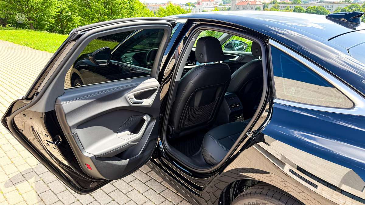 Audi A5, 2.0 l., Хэтчбек