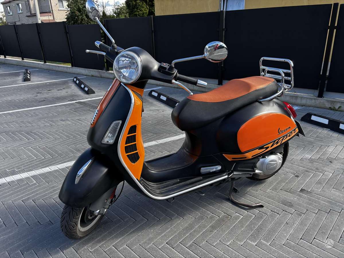 Piaggio Vespa 125cc, scooters / mopeds