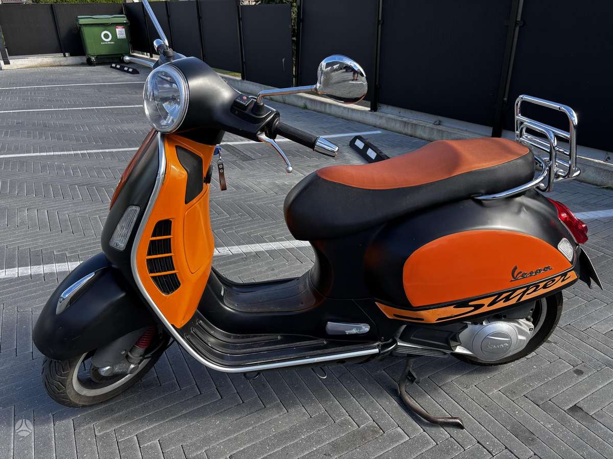 Piaggio Vespa 125cc, мотороллеры / мопеды