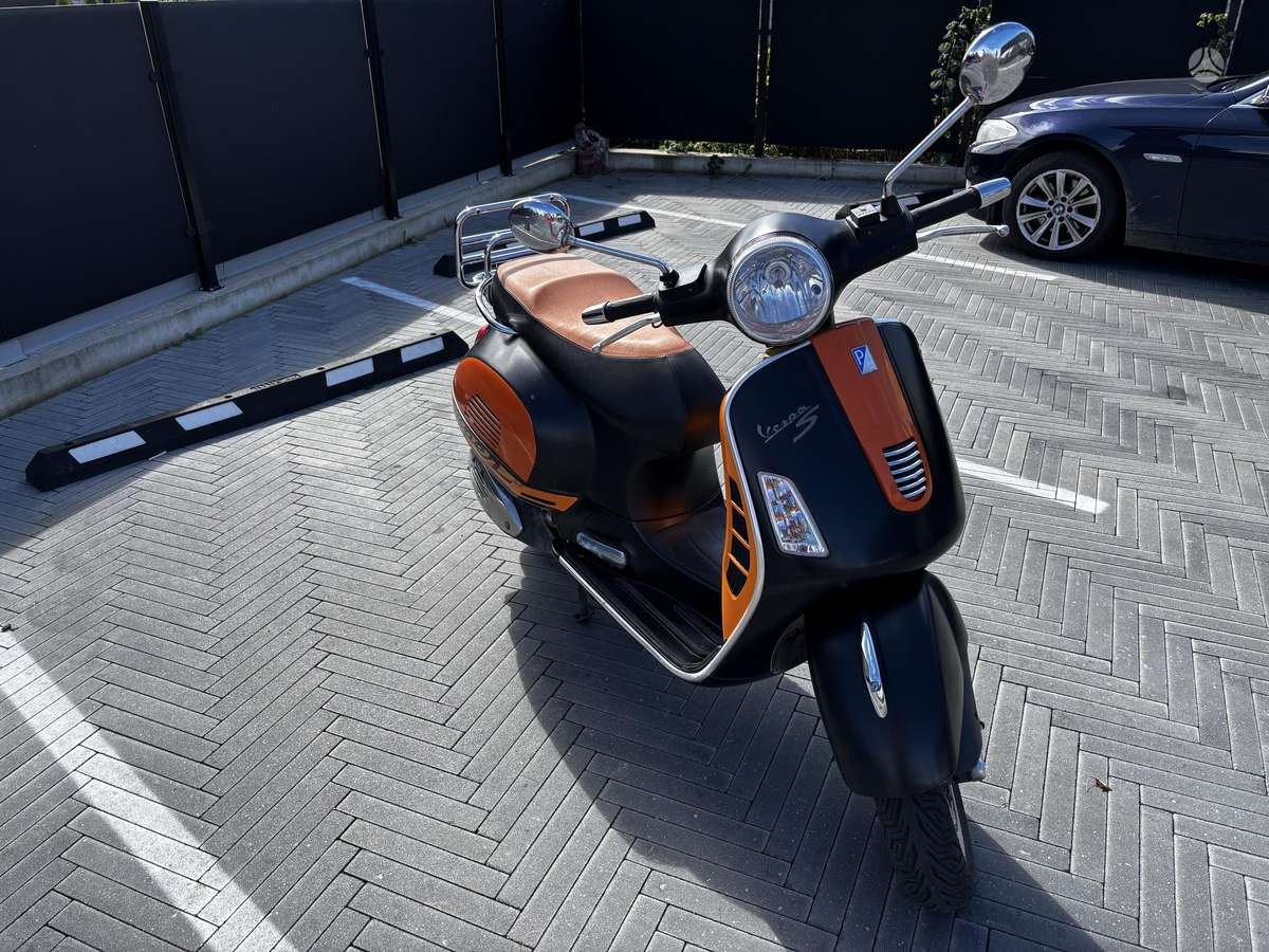 Piaggio Vespa 125cc, scooters / mopeds