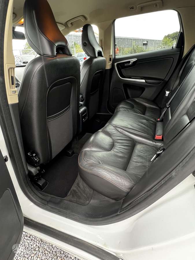 Volvo XC60 - 11