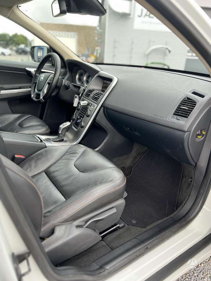 Volvo XC60 - 12
