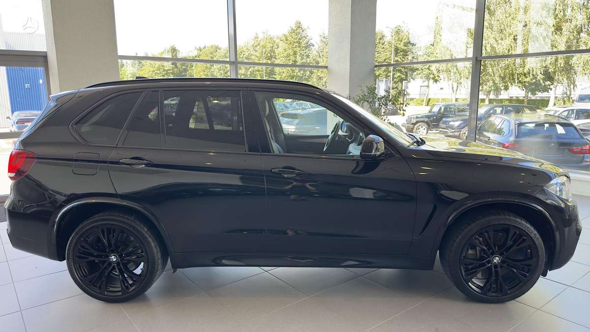 BMW X5, 3.0 l., off-road / crossover
