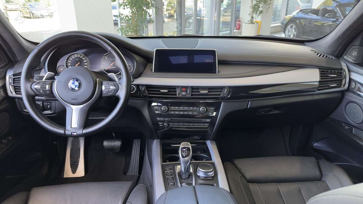 BMW X5, 3.0 l., off-road / crossover