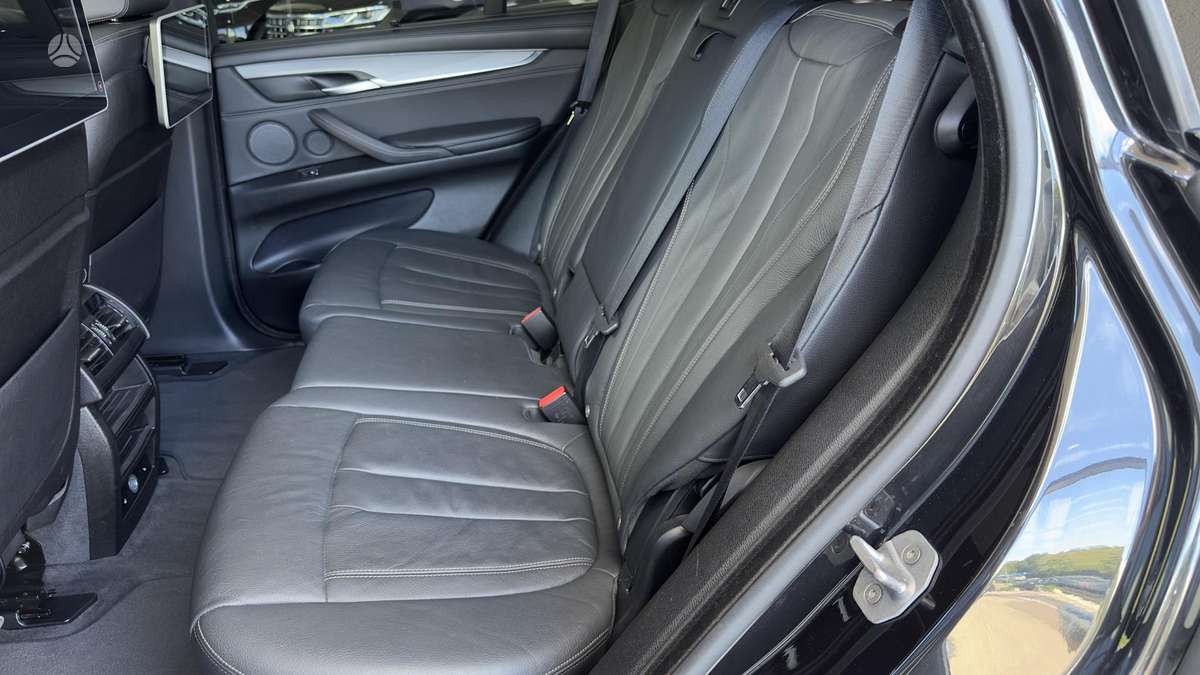 BMW X5, 3.0 l., off-road / crossover