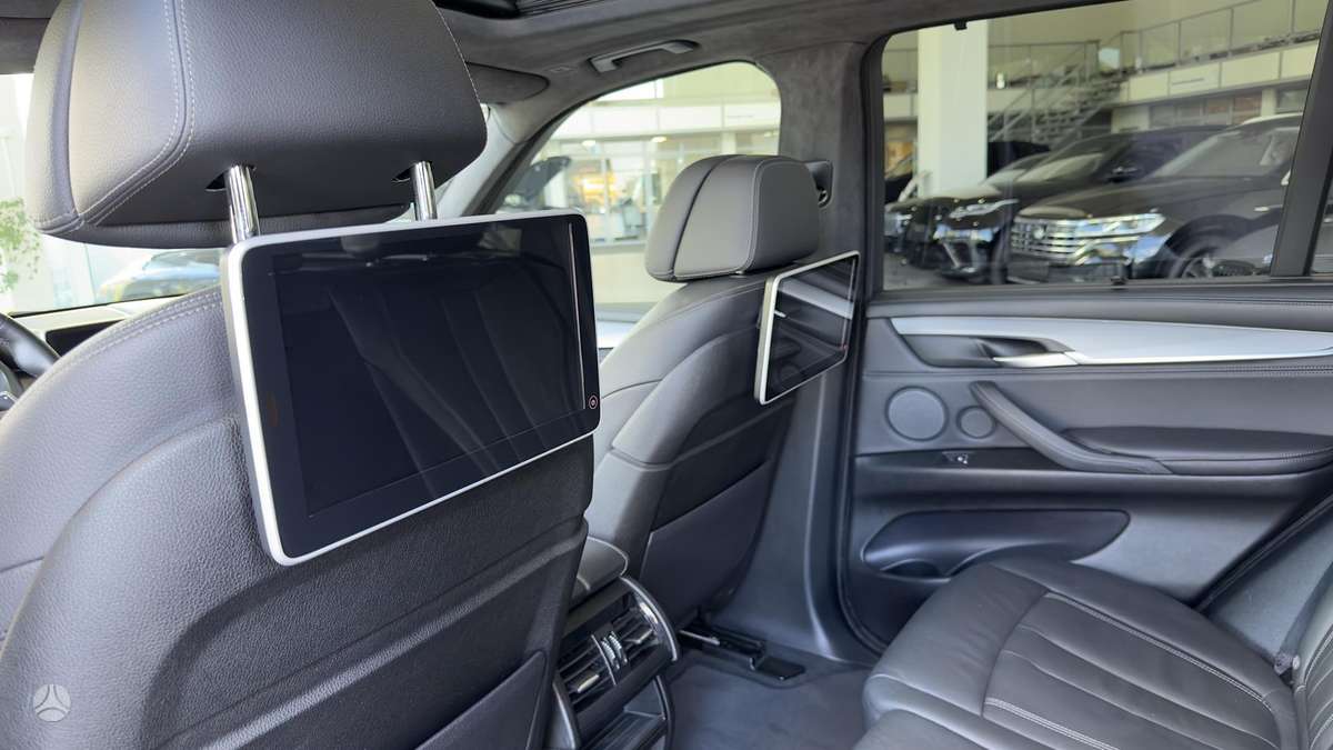 BMW X5, 3.0 l., off-road / crossover