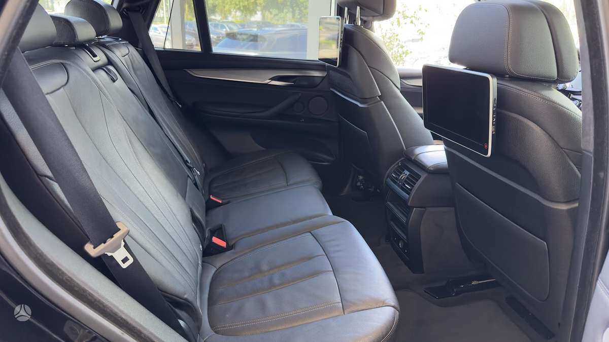 BMW X5, 3.0 l., off-road / crossover