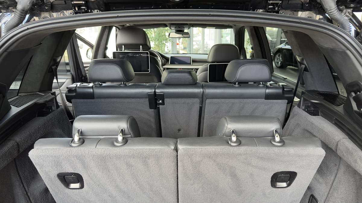 BMW X5, 3.0 l., off-road / crossover