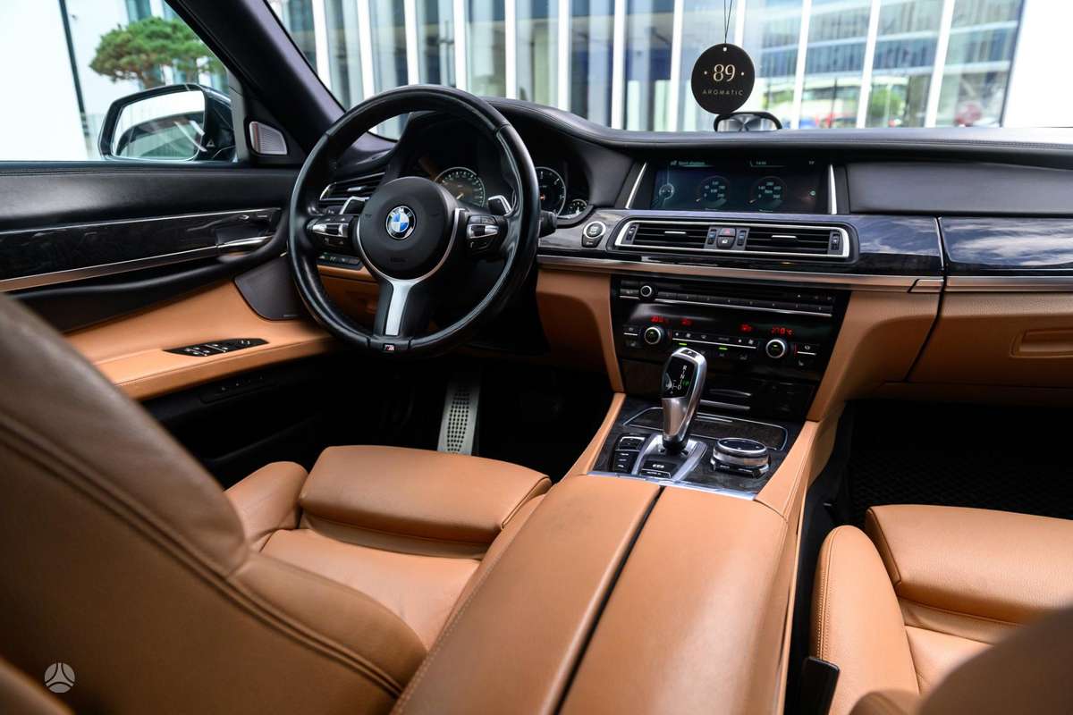 BMW 730, 3.0 l., Седан