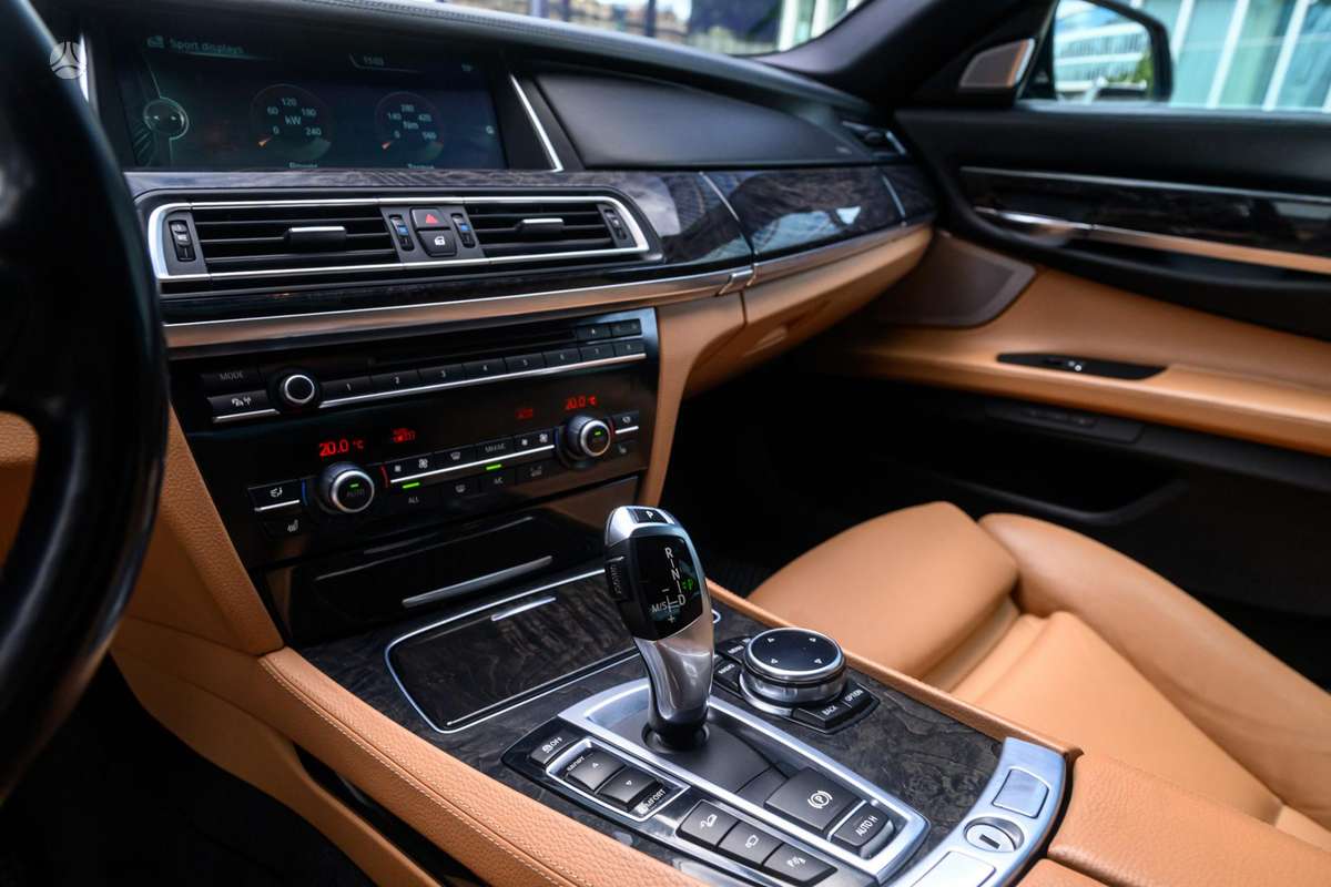 BMW 730, 3.0 l., Седан